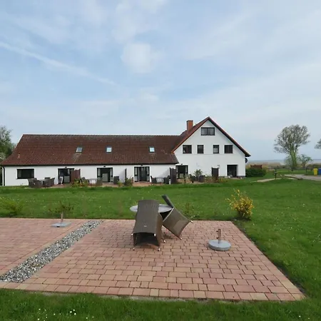 In Luetow Mit Garten Und Terrasse Apartment